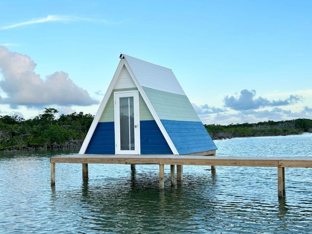 Beachfront Cabin San Pedro  Exterior photo
